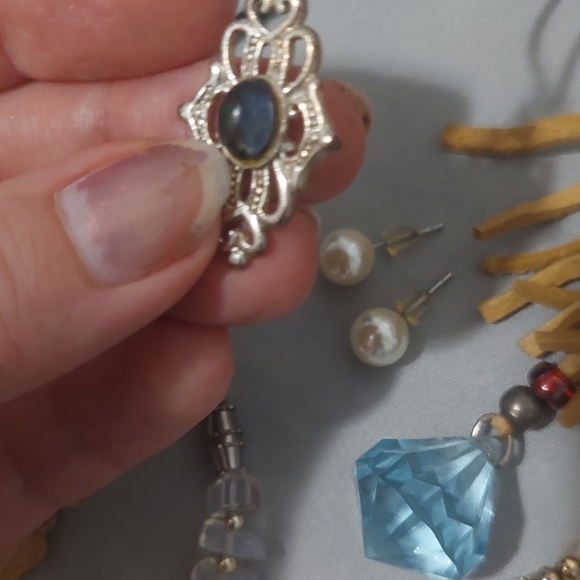 Jewelry LOT: Handblown Glass Pendants, Artisan Beaded Earrings & Bracelet etc - Picture 2 of 5